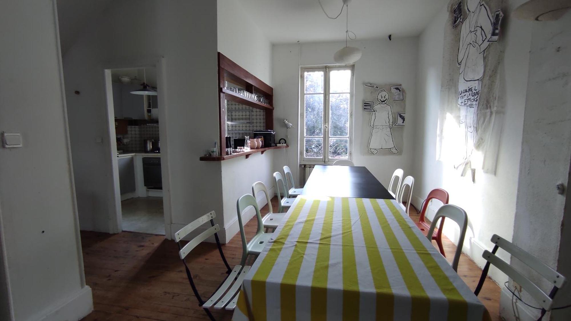 Grande Maison Ancienne Simple Et Spacieuse. Віші Екстер'єр фото